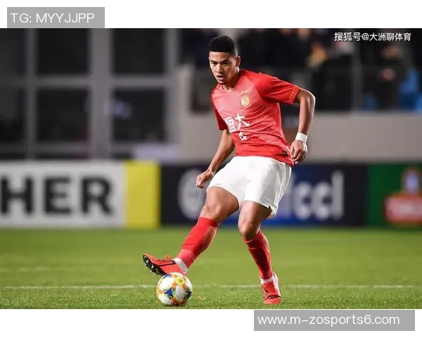 水原三星与广州恒大激战成平局双方展现出色实力与战术对抗